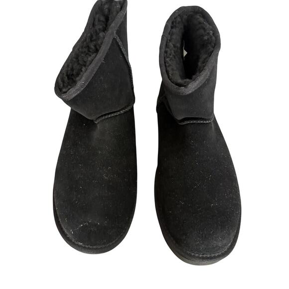 Women’s 9 Koolaburra by UGG Black Suede Short Boots Shearling - Picture 5 of 5